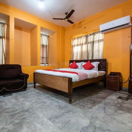 Oyo 29792 Piyush Hajipur Hotel Exterior photo